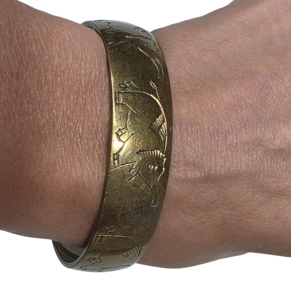 Unbranded Bangle Bracelet Women Gold Tone Etched Elephant Safari Vintage Brass